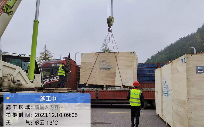 成都設(shè)備吊裝案例 成都設(shè)備吊裝案例